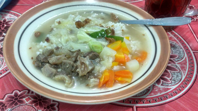 Nasi Sop Daging Sapi Putra Sunda: Santapan Hangat di Tengger yang Menghangatkan Jiwa